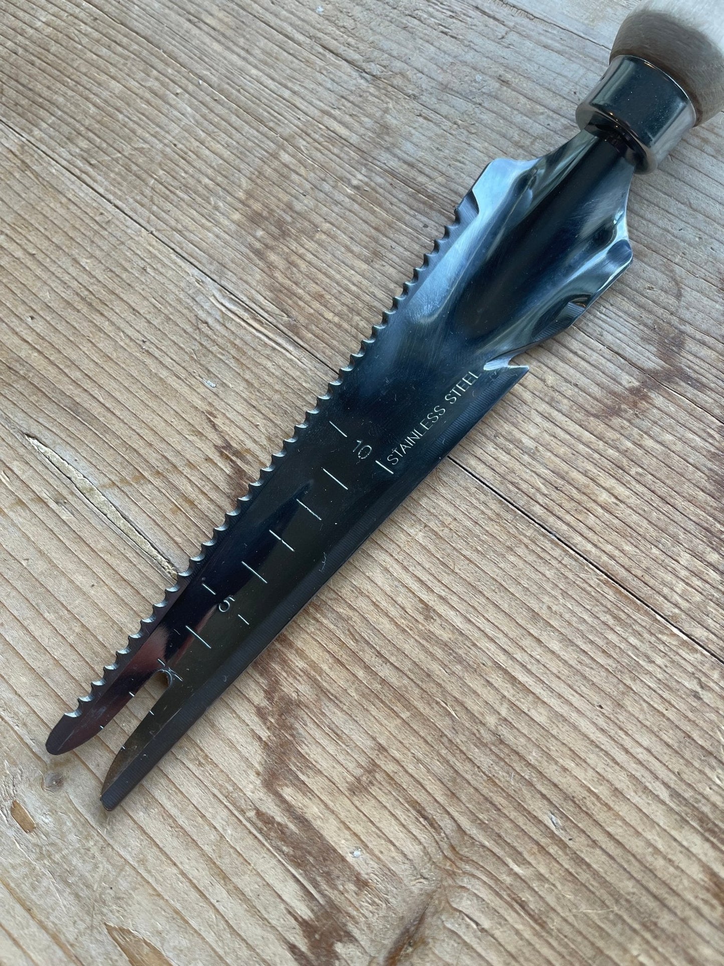 Premium Garden Multi-Tool - Stainless and Hardwood